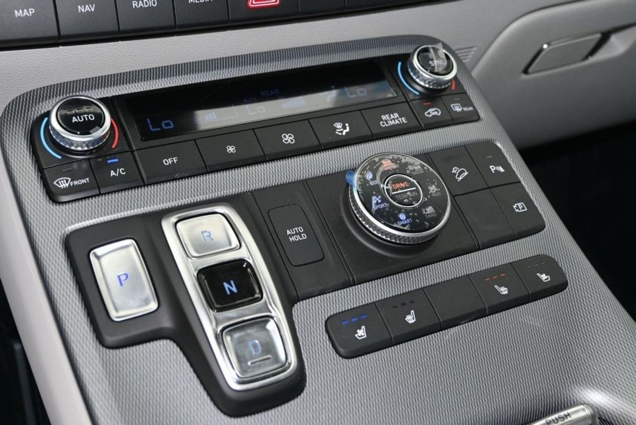 Hyundai Palisade Hyundai Palisade 3.8L V6 Petrol SUV, AWD Color Black 2023