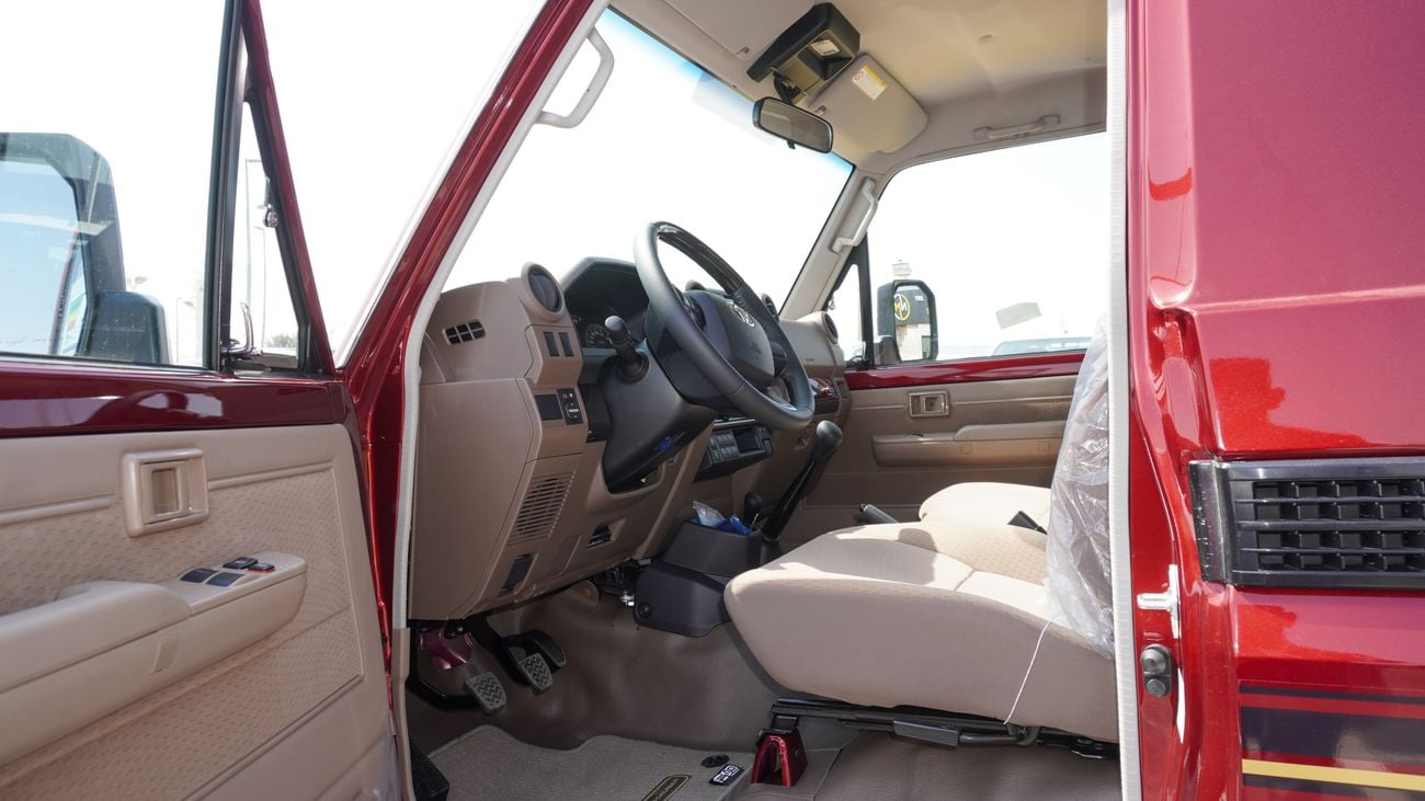 تويوتا لاند كروزر بيك آب LX 4.0 L V6