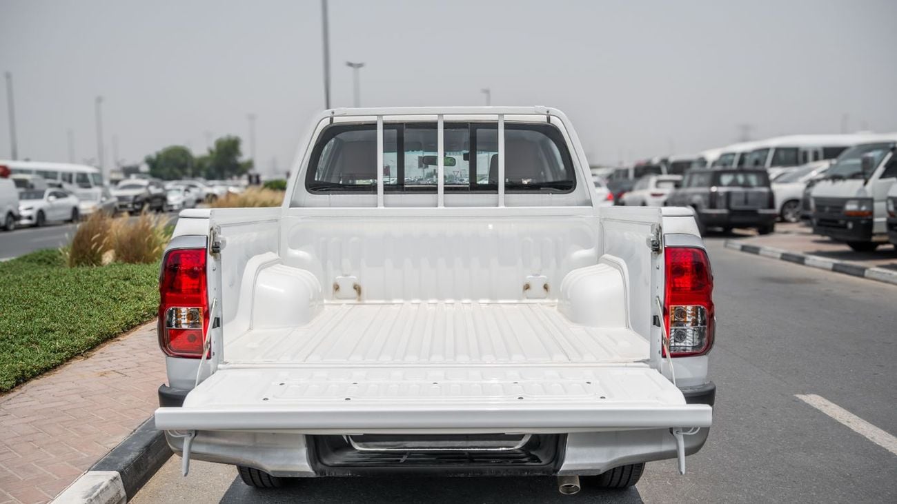 Toyota Hilux TOYOTA HILUX 2.7L MT 4X2 -2025YM