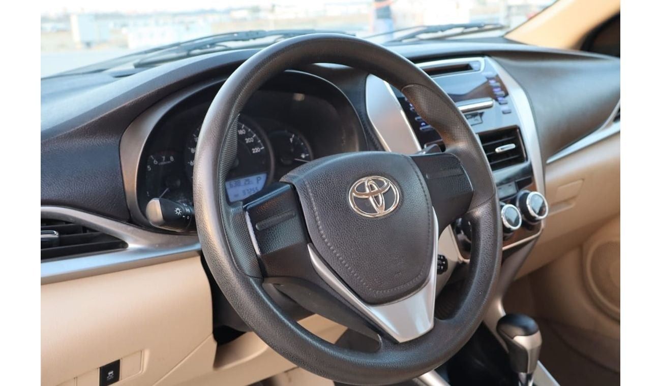 Toyota Yaris SE 1.5L Sedan