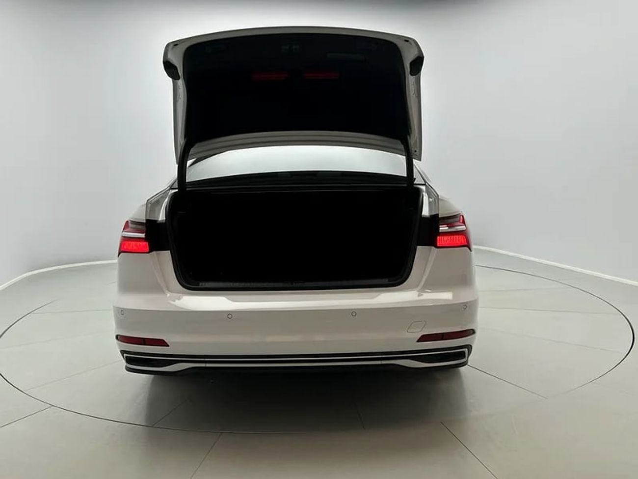 Audi A6 Sedan Advanced 40 TFSI 190hp Business (Ref# 011752)