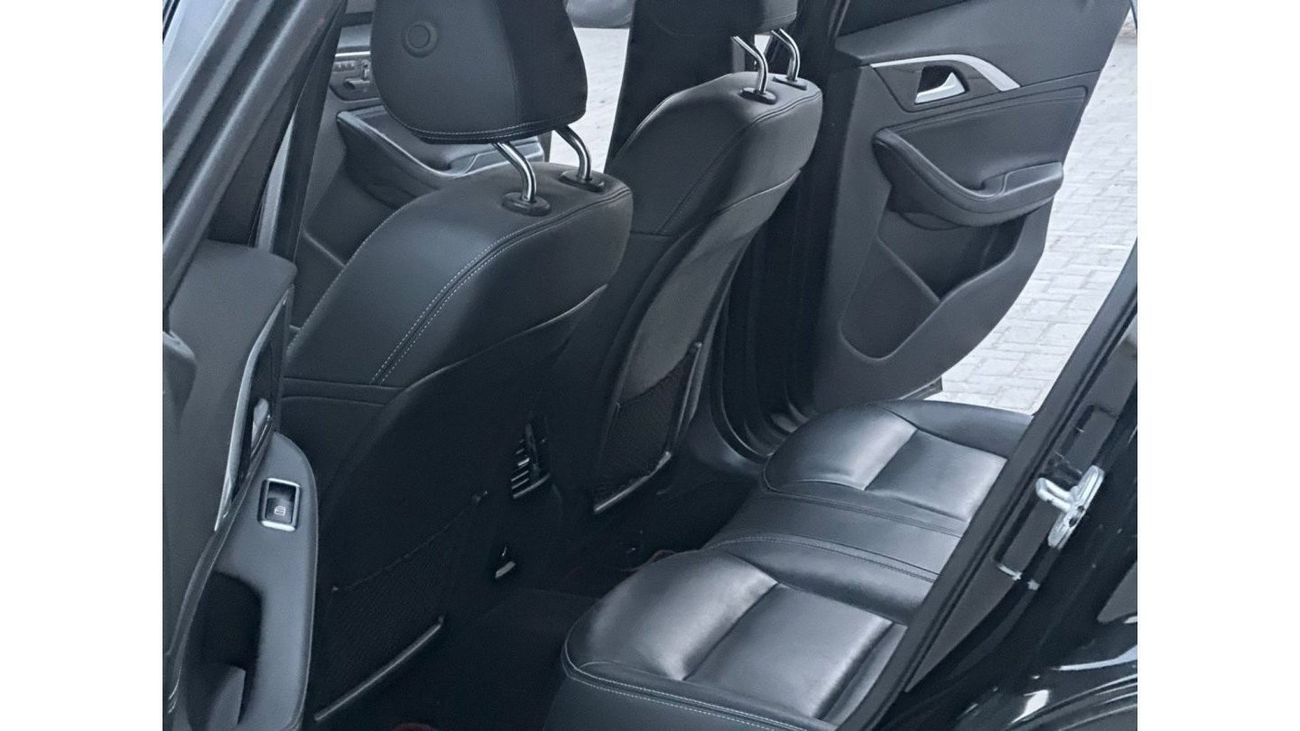 Infiniti Q30 Premium