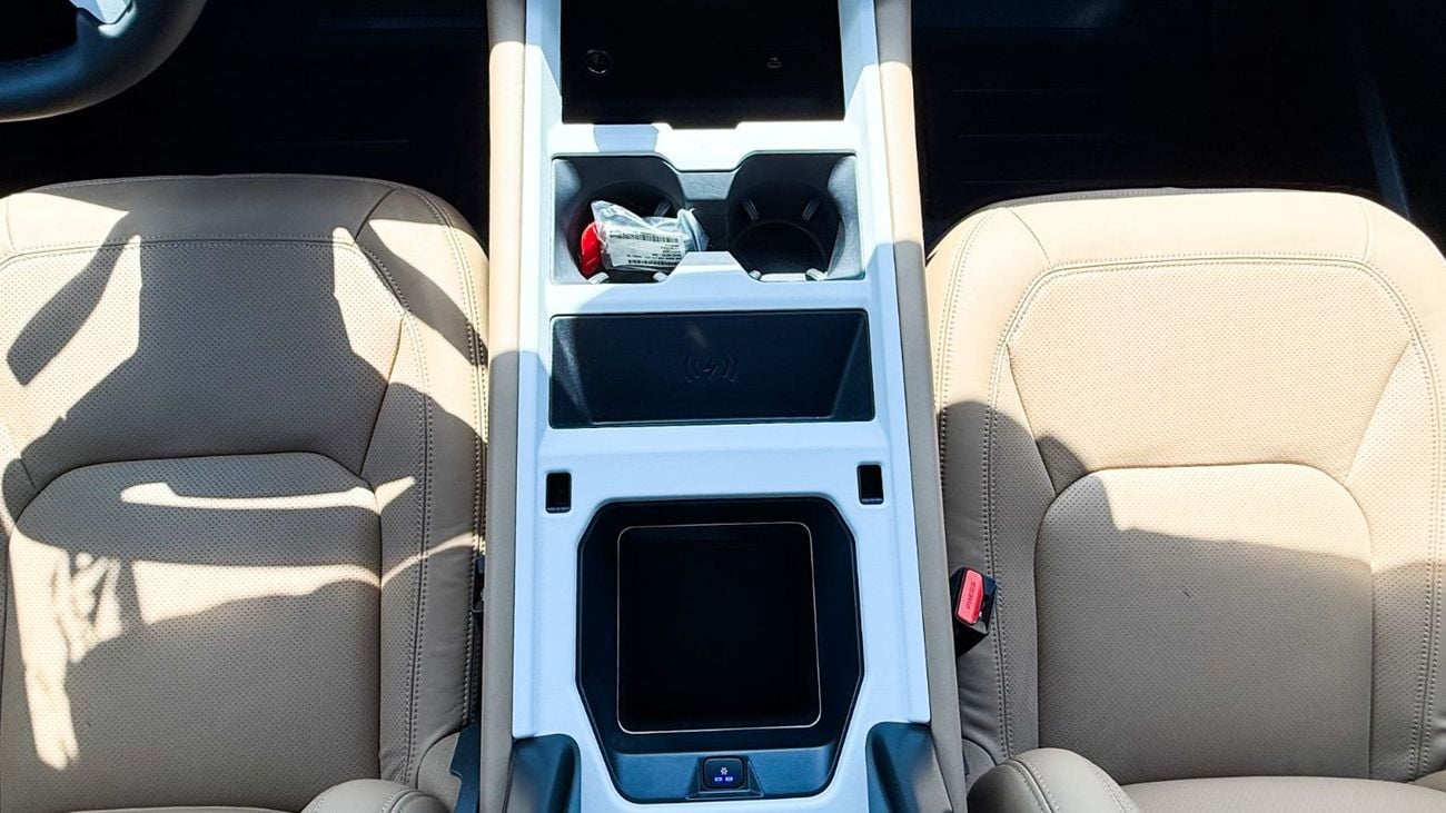 Land Rover Defender P400 110 X-Dynamic HSE 3.0L (7 Seater)