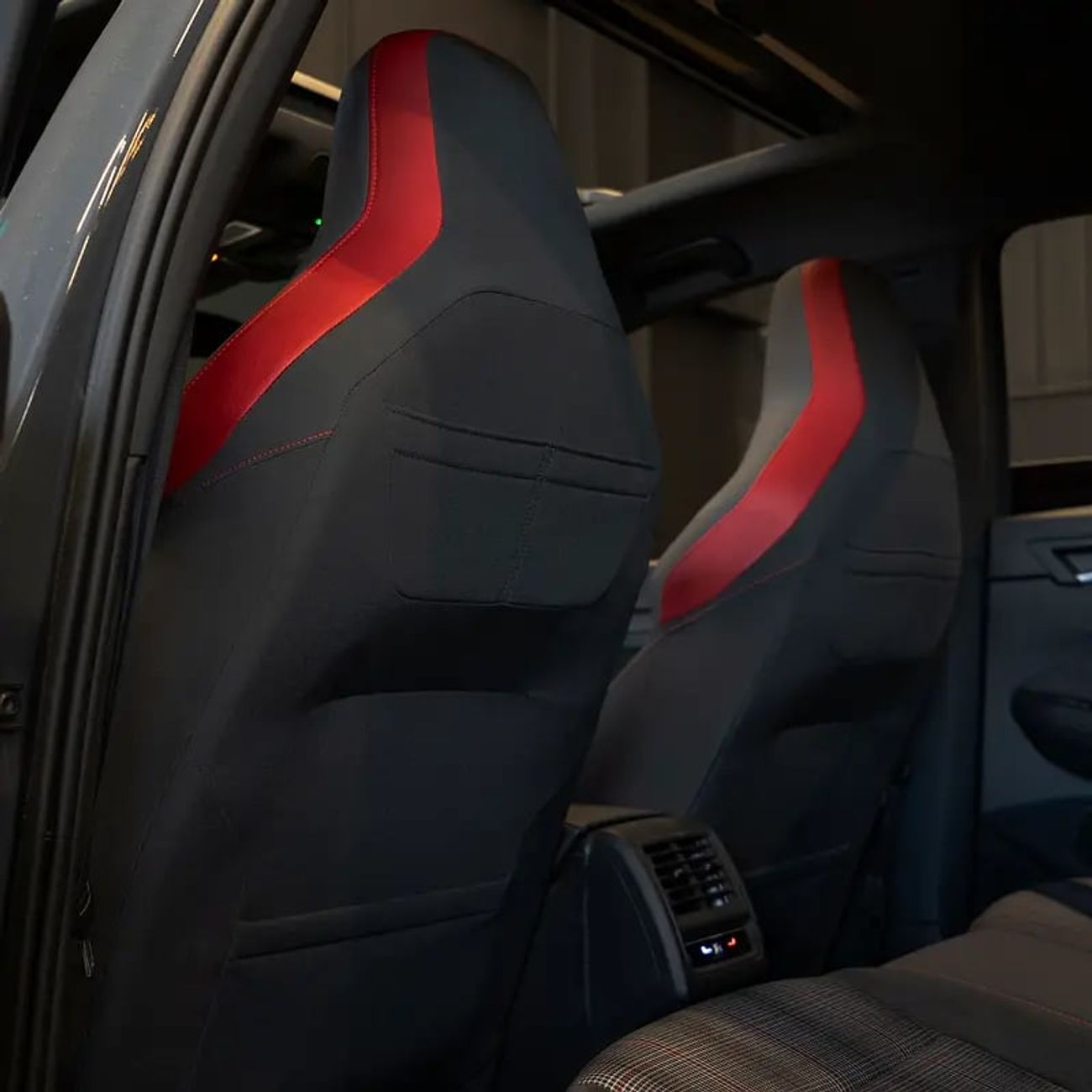 فولكس واجن جولف GTI 2,107 pm • 0% Downpayment • VW GTI • Agency Warranty