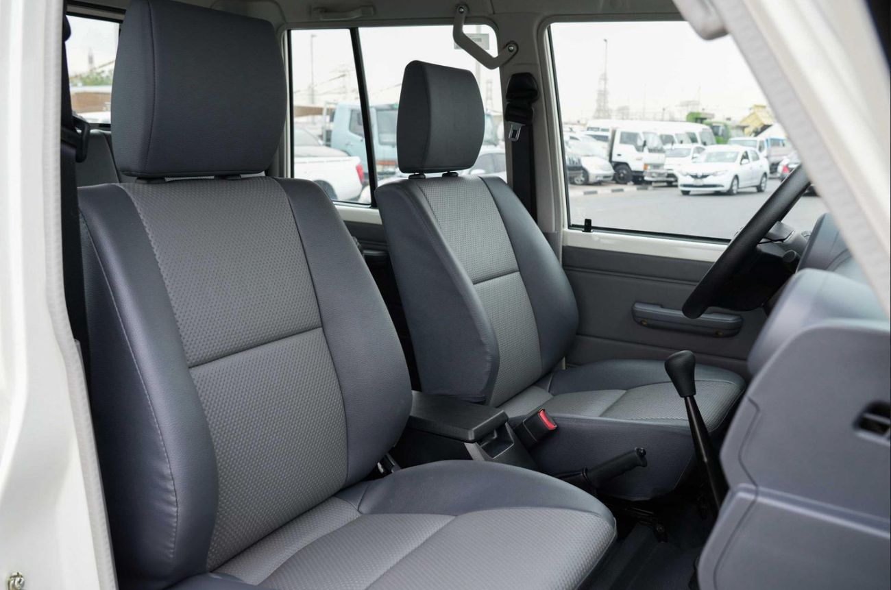 تويوتا لاند كروزر بيك آب HZJ79 4.2L D/C MID M/T DIESEL