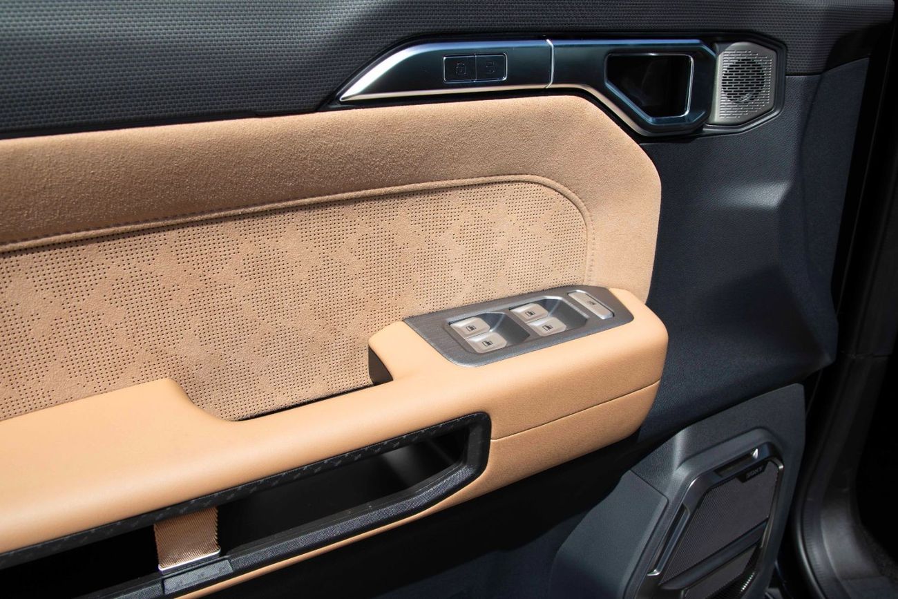 جيتور T2 جيتور T2 2.0 Luxury - فضي من الداخل بني صحراوي