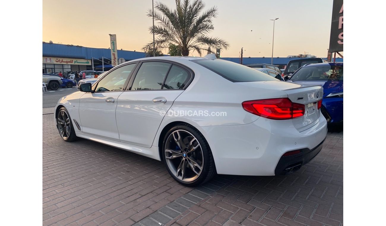 Used BMW 550i V8 gcc spec 2018 for sale in Dubai - 415782
