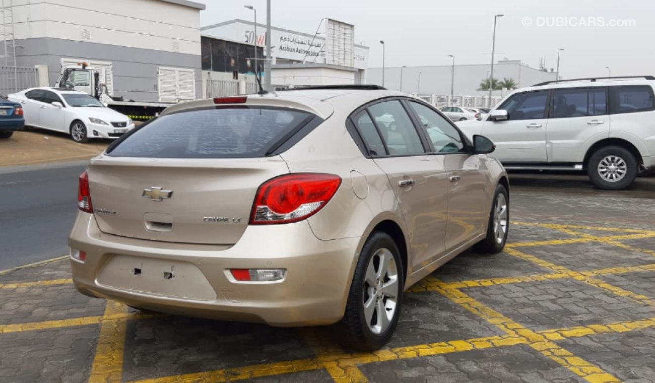 Chevrolet Cruze Gulf number one - hatch - alloy wheels - sensors in excellent condition