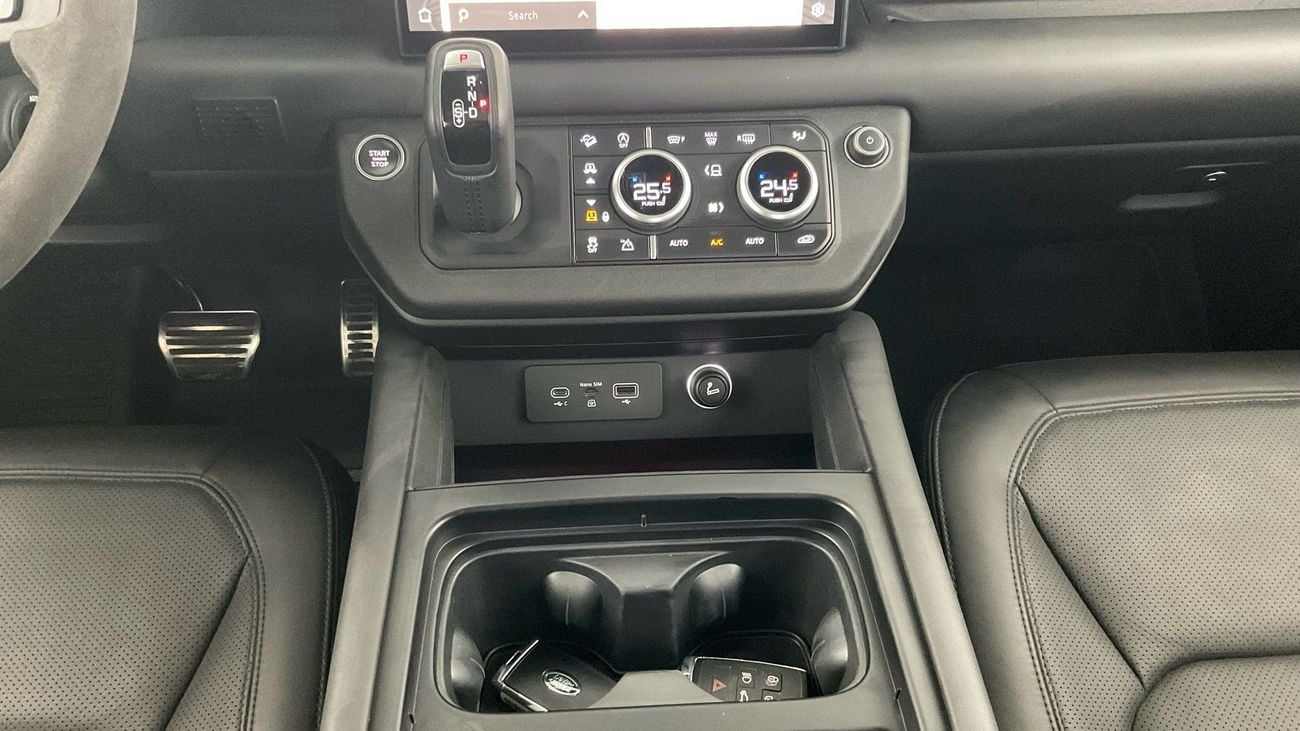 لاند روفر ديفندر 110 V8 | شامل الضمان | 0 ﺪﻔﻋﺓ ﺃﻮﻟﻯ