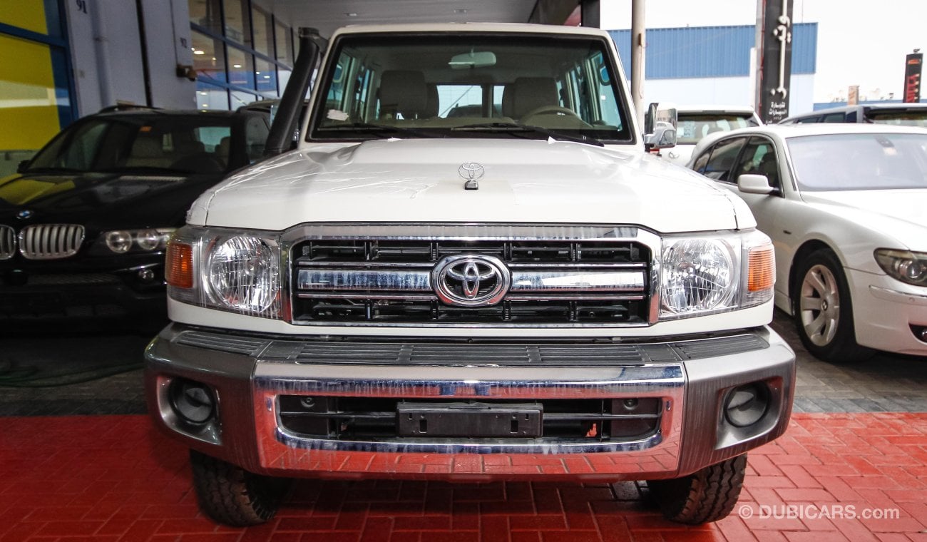 Toyota Land Cruiser LX 4WD