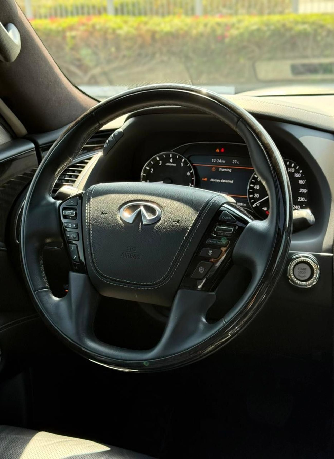 Infiniti QX80 Sensory 8 5.6L INFINITI QX80 | GCC SPECS | YEAR: 2021 | FULL-SERVICE HISTORY WITH AGENCY | WARRANTY