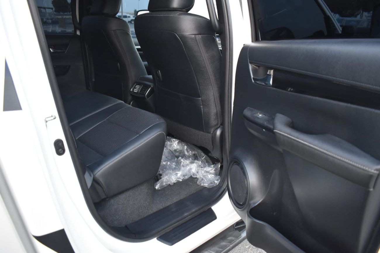 Toyota Hilux diesel right hand drive 2,8l automatic gear only for export available