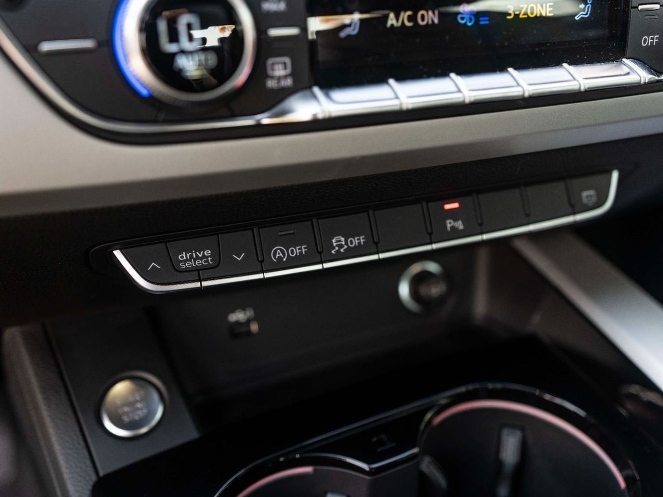 أودي A4 35 TFSI S Line 2.0L