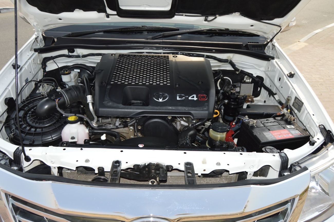 Toyota Hilux Double cabin 3.0L, perfect inside and outside