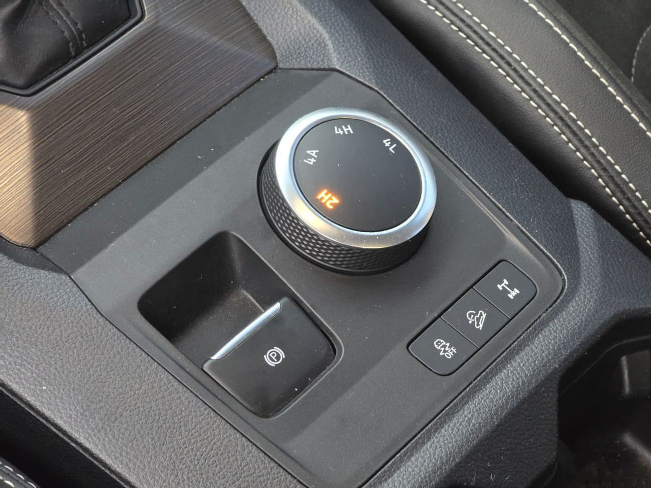 Volkswagen Amarok Highline 2.0T VOLKSWAGEN AMAROK 2023 GCC // FSH // UNDER WARRANTY // FULL OPTION // PERFECT CONDITIO