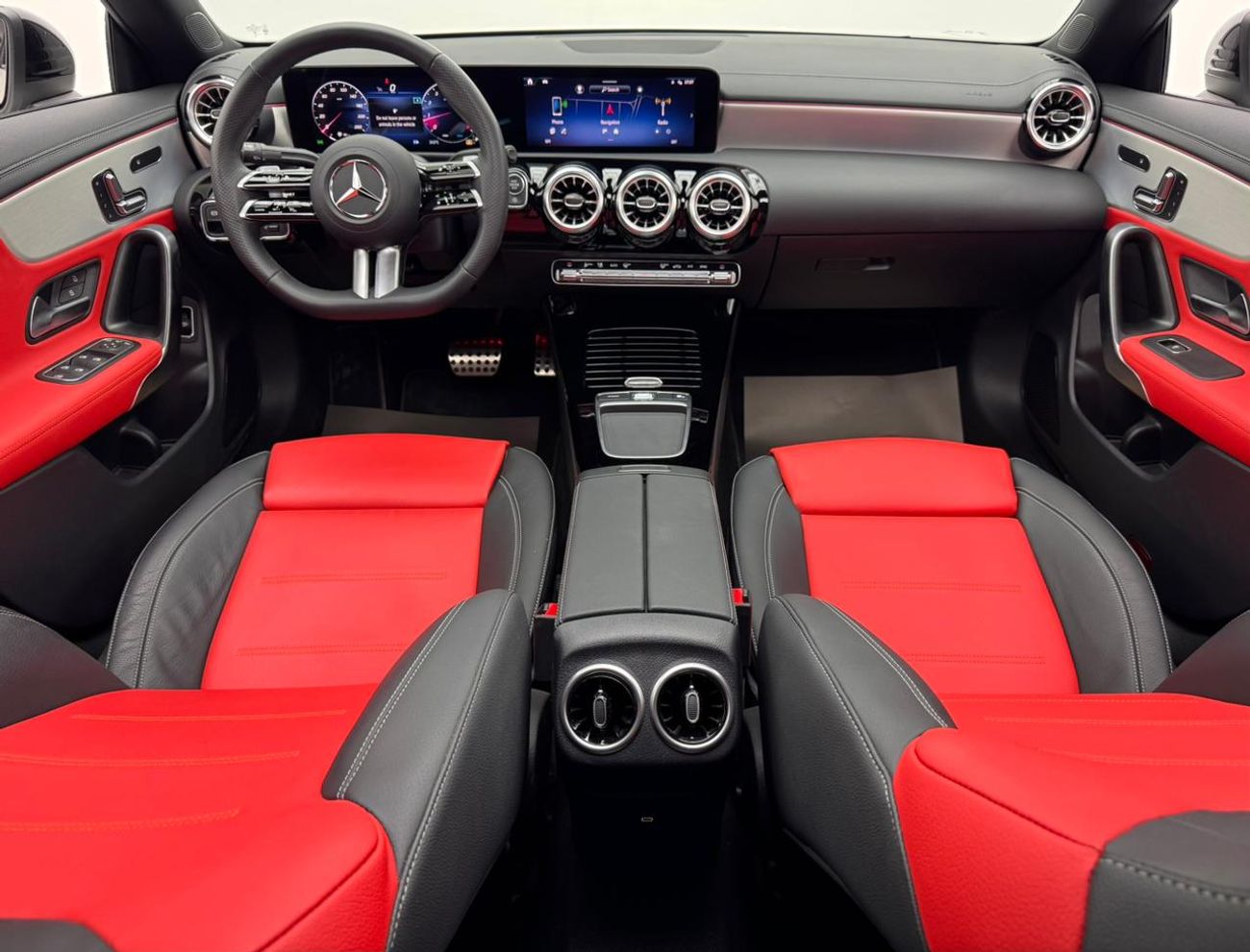 مرسيدس بنز CLA 250 2025 Mercedes-Benz CLA250 AMG 4MATIC, 2030 Mercedes Warranty, GCC