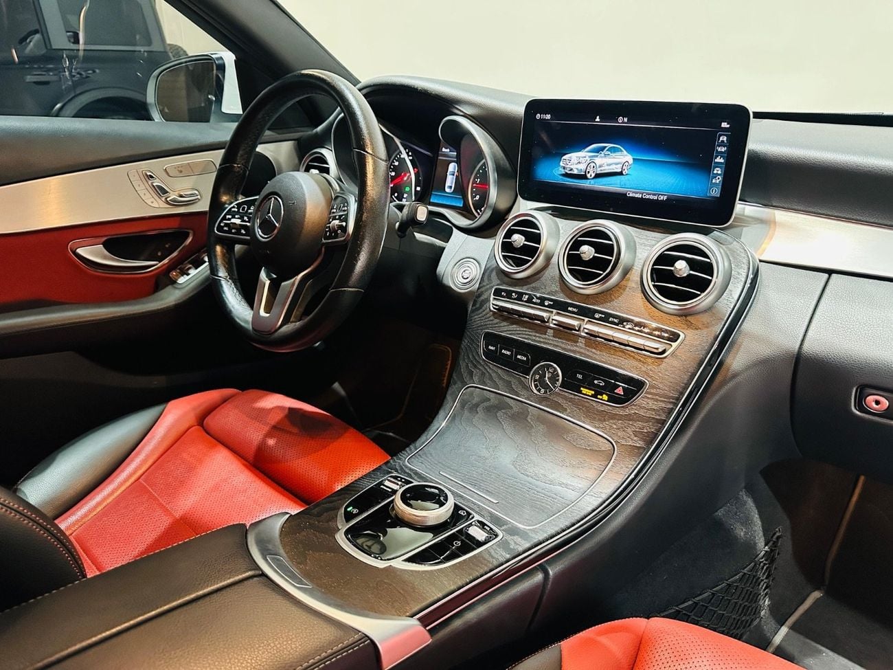 مرسيدس بنز C 300 Luxury 2.0L