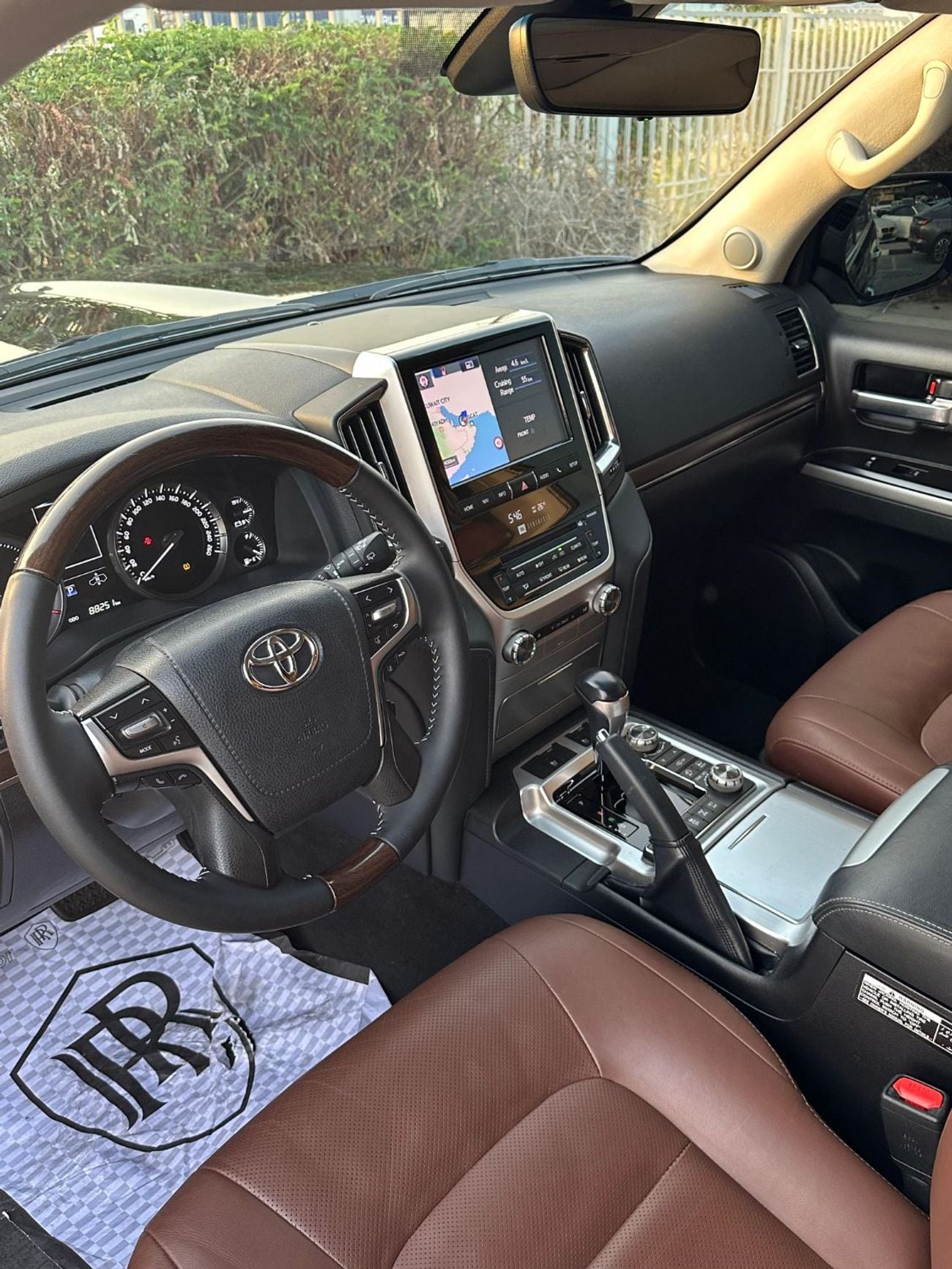 تويوتا لاند كروزر VXR GRAND TOURING V8 5.7L / GCC / VERY GOOD CONDITION / NO ACCIDENT