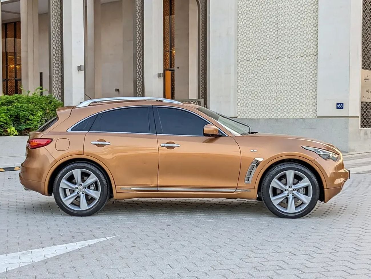 إنفينيتي FX50 Sport GCC Specs Very Clean Agency Mint Condition V8 Premium Luxury SUV
