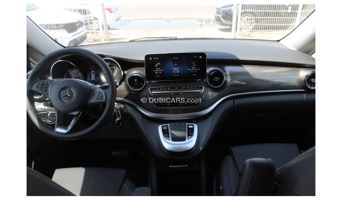 Mercedes-Benz Viano MERCEDES V300 DIESEL 2.0L TURBO 4 MATIC  2023 MODEL