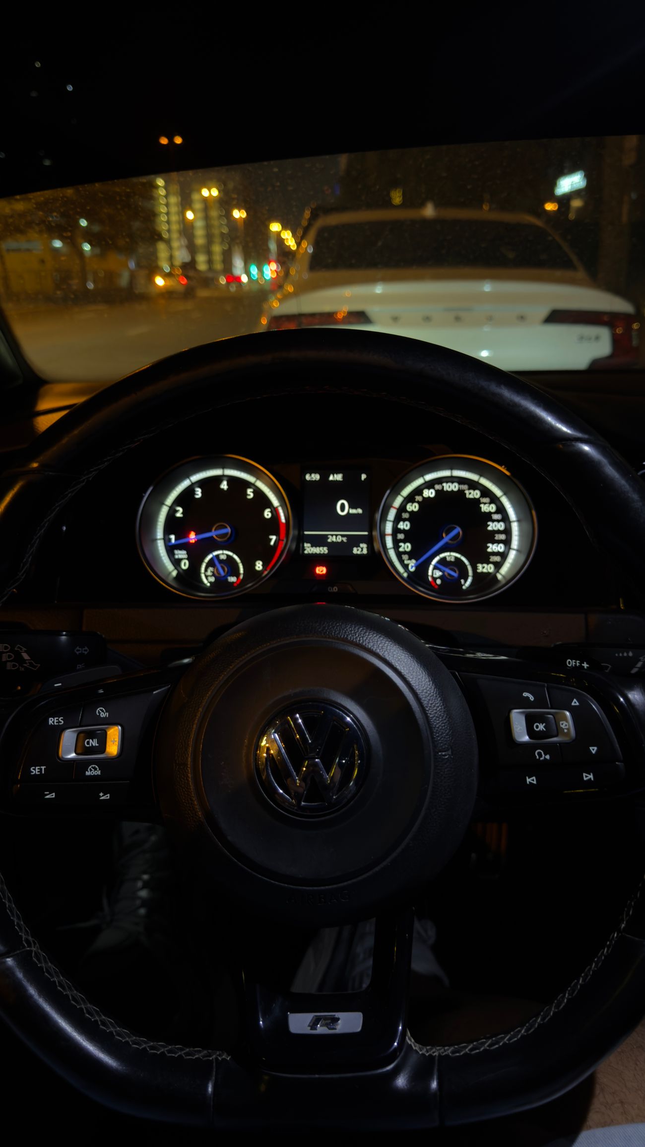 فولكس واجن جولف ار