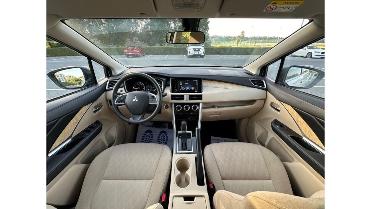 Mitsubishi Xpander Mitsubishi xpander 2023 1.5L // FSH // ORGINAL PAINT // LOW MILEAGE // UNDER WARRANTY