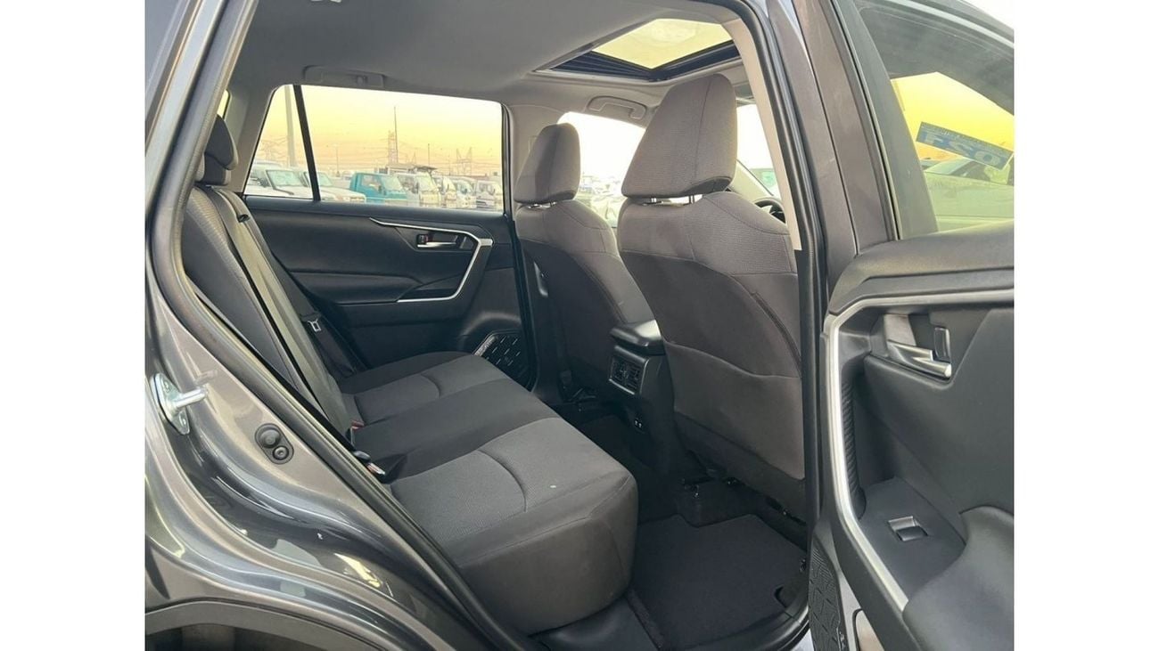 تويوتا راف ٤ 2019 Toyota Rav4 XLE // SUNROOF // 2.5L V4 / UAE PASS