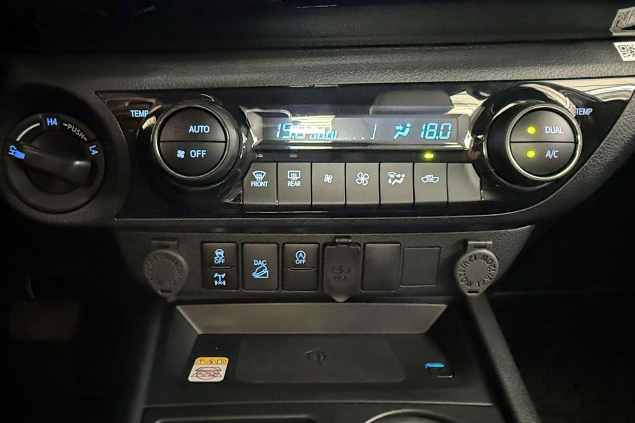 تويوتا هيلوكس HILUX ADVENTURE 2.8 DIESEL MHEV HYBRID **EXPORT ONLY**التصدير فقط خارج الخليج**