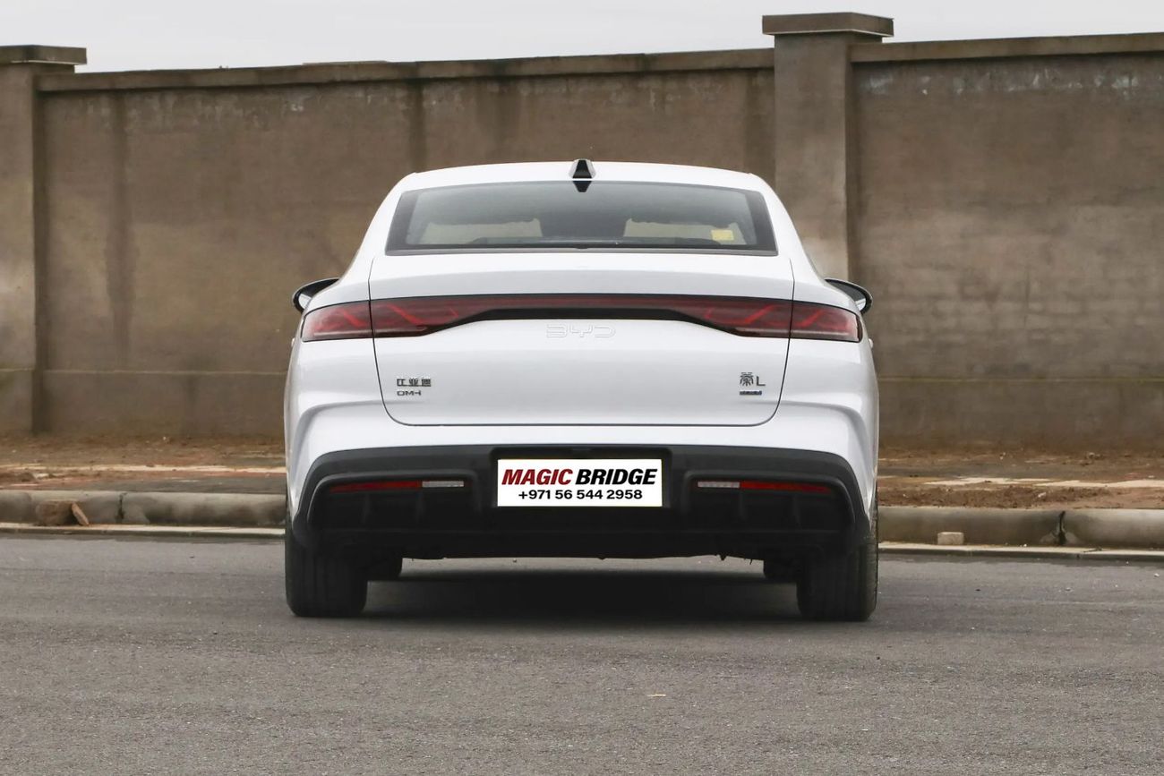 BYD Qin L DM-i BYD Qin L DM-i 120KM White Color