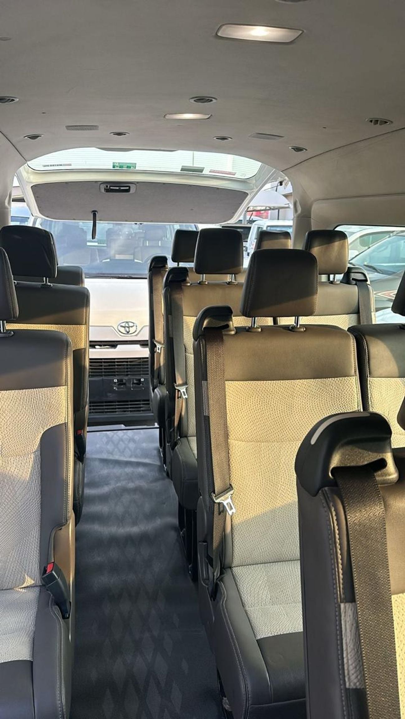 Toyota Hiace DLS - STD ROOF Diesel Engine ,2.8 Liter ,Left Hand Drive ,Automatic