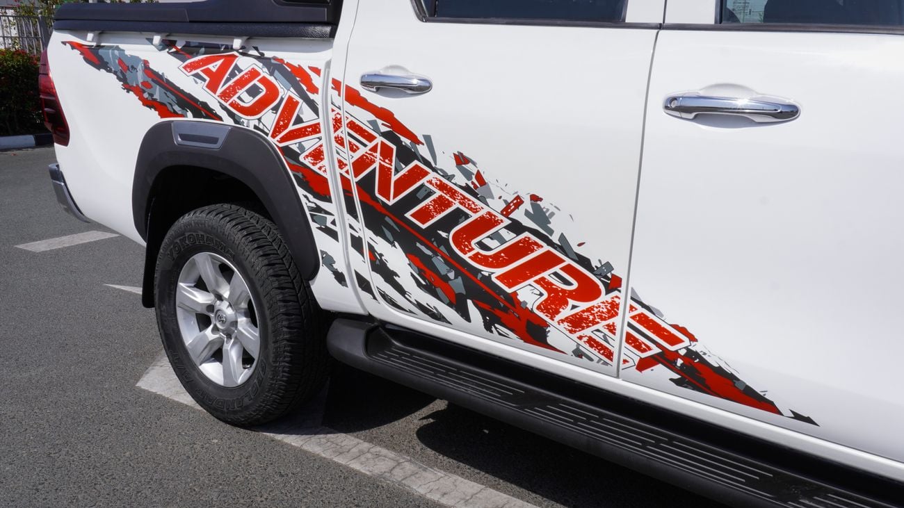 تويوتا هيلوكس GL 2.7 L With 2024 body kit