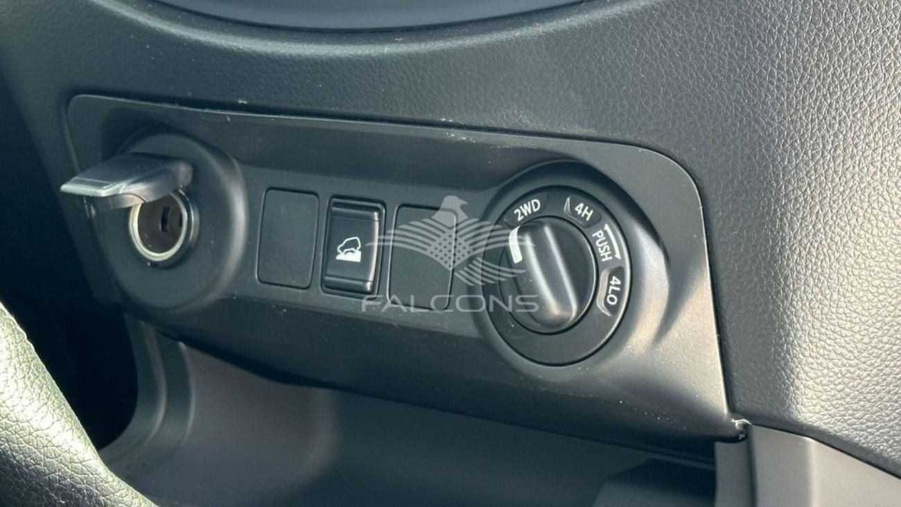 Nissan Navara Nissan/Navara/ 2.5 Diesel  XE 4X4 DC PLUS MT