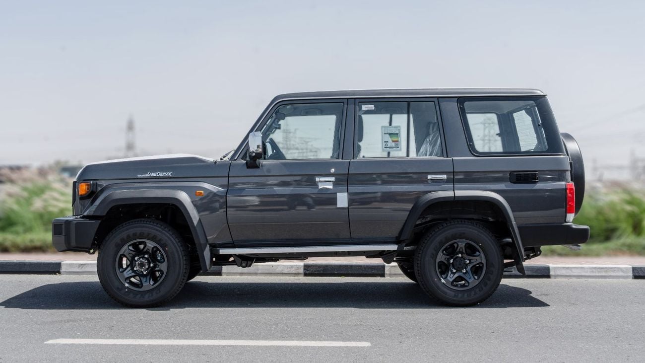 تويوتا لاند كروزر 70 2026 Toyota Land Cruiser LC76 4.0L AT Petrol (Grey-Brown) With Radar