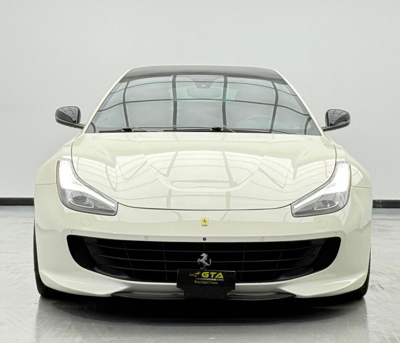 Ferrari GTC4 Lusso 2018 Ferrari GTC4Lusso V12, Warranty, Very Low Km, Excellent Condition, GCC