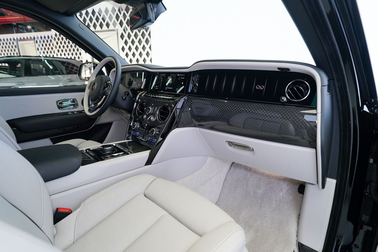 Rolls-Royce Cullinan BLACK BADGE