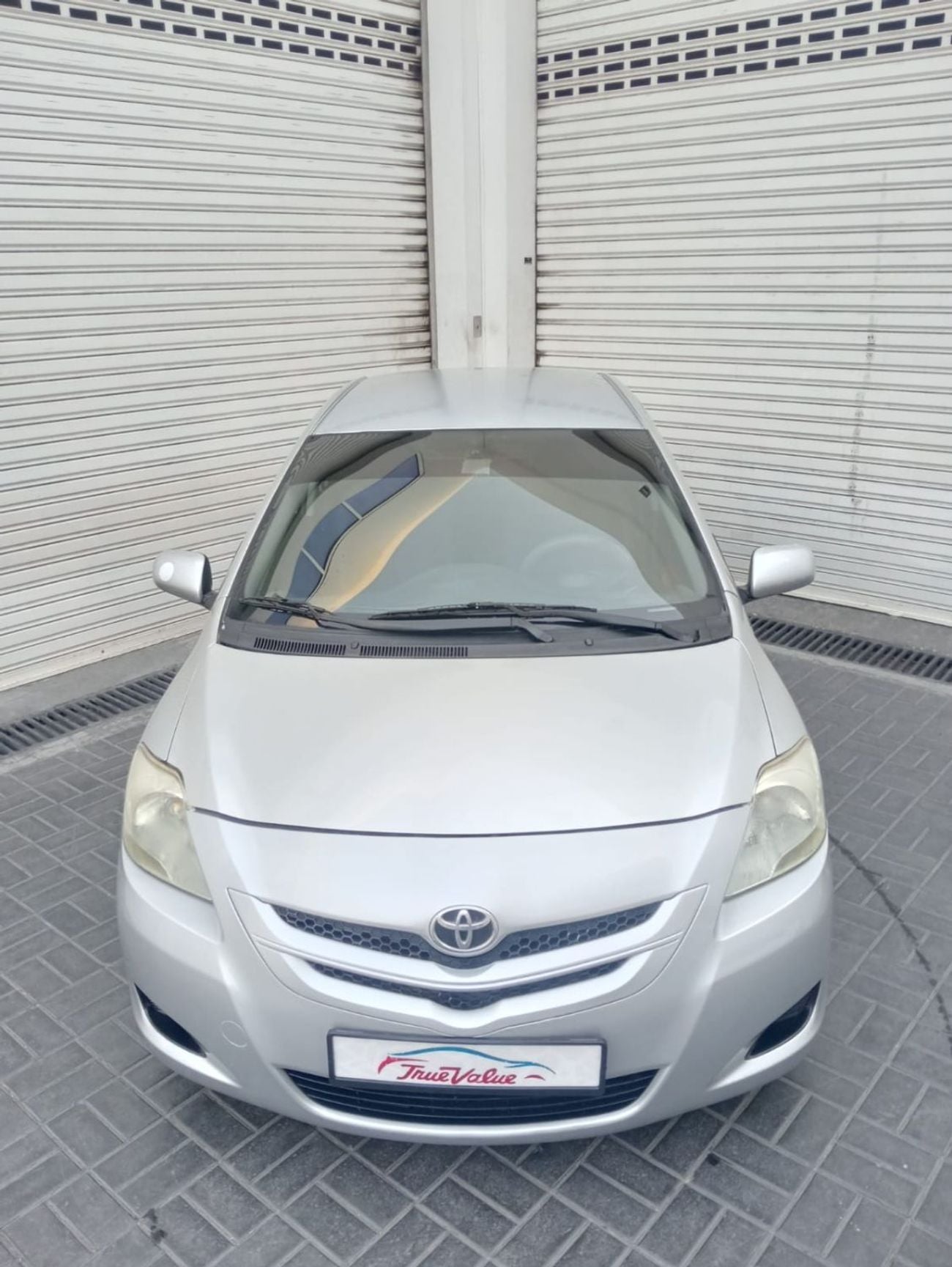 Toyota Yaris BASE
