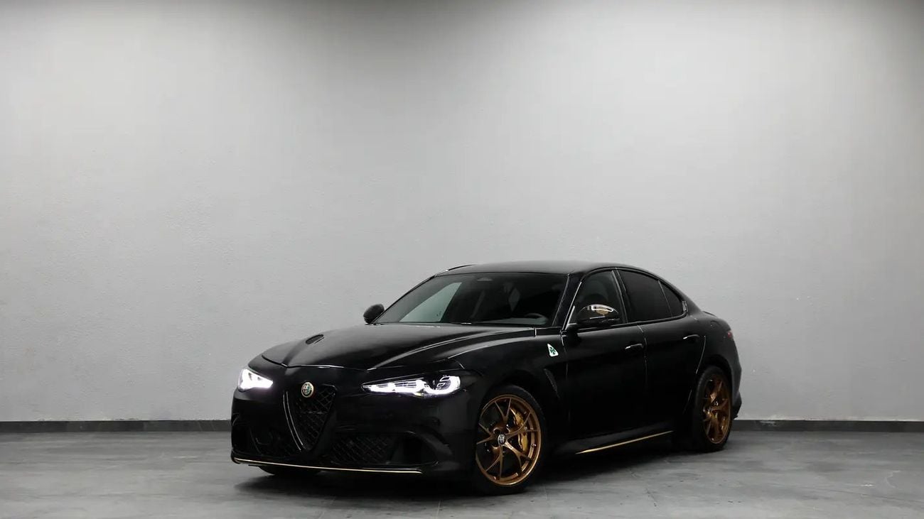 ألفا روميو جوليا Alfa Romeo Giulia Quadrifoglio | GCC Specs | Brand New Luxury SUV