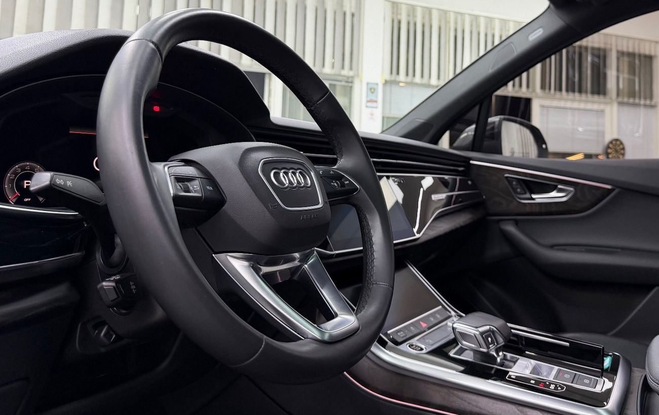 أودي Q7 55 TFSI quattro S-Line 3.0L