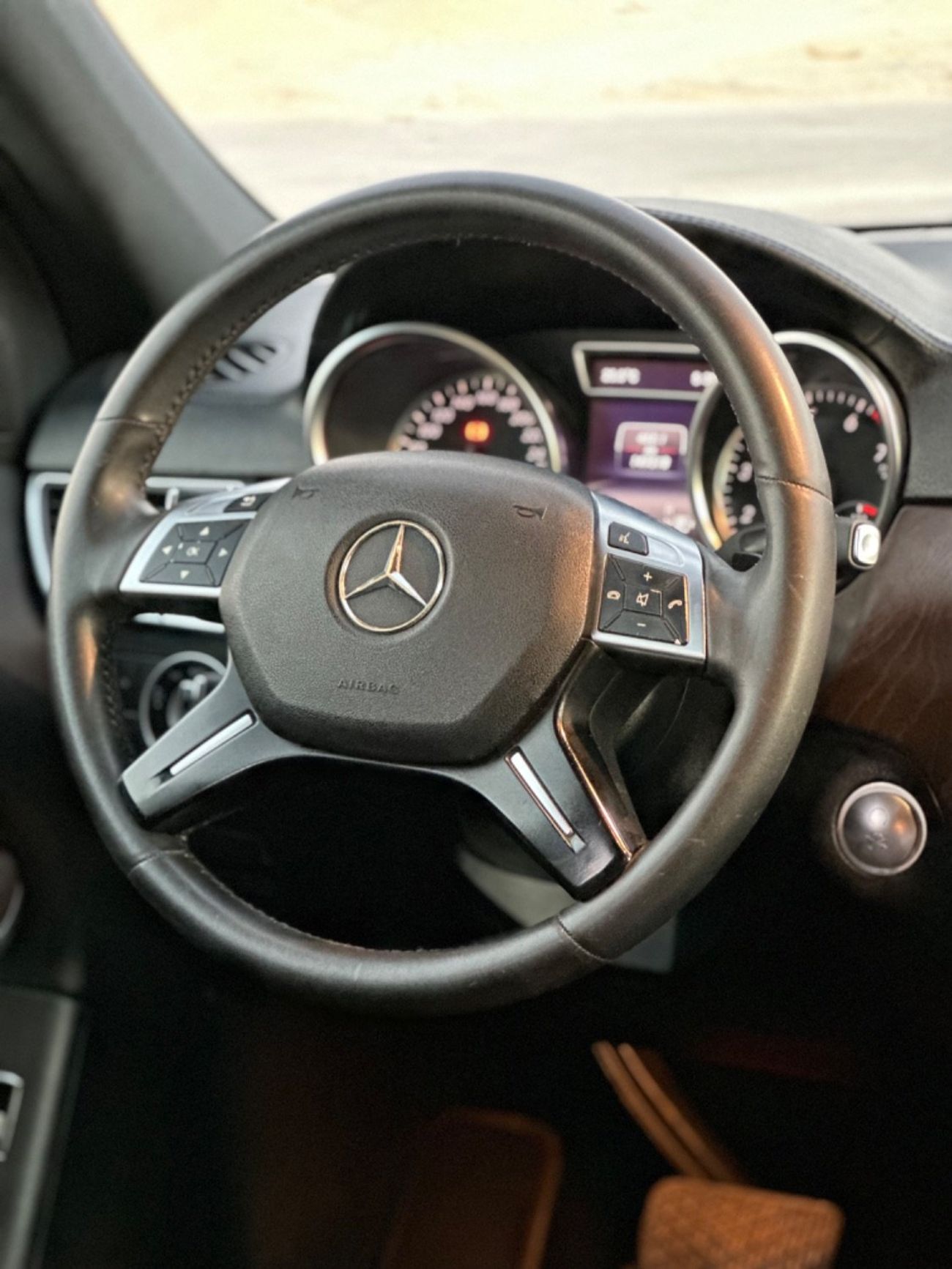 مرسيدس بنز GL 500 موديل 2015 خليجي فل مواصفات بانوراما وكراسي جلد ومثبت سرعه