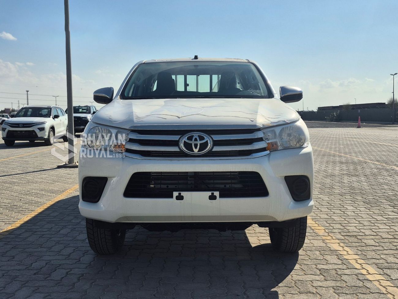 Toyota Hilux DLX 2.4L DIESEL DLX-STANDARD 4WD MT DC 6-SEATS 2026MY