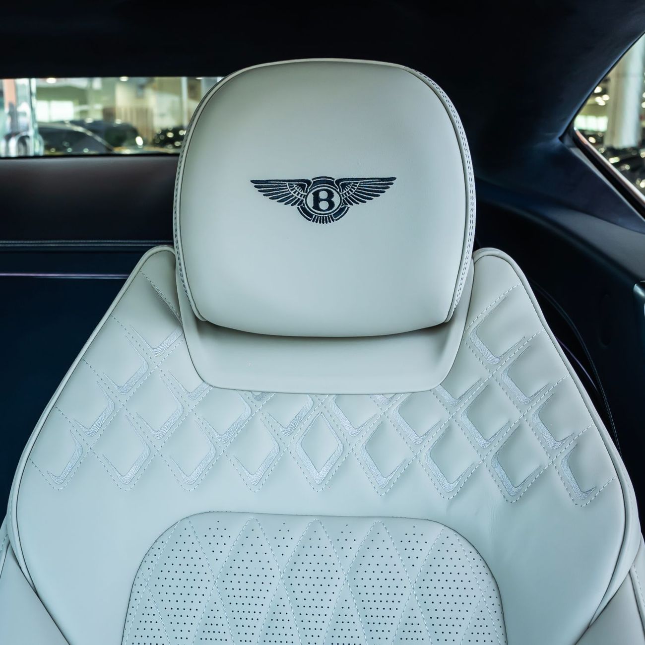 بنتلي كونتيننتال جي تي AZURE 2026 BENTLEY GT V8 DONE ONLY 4000KM