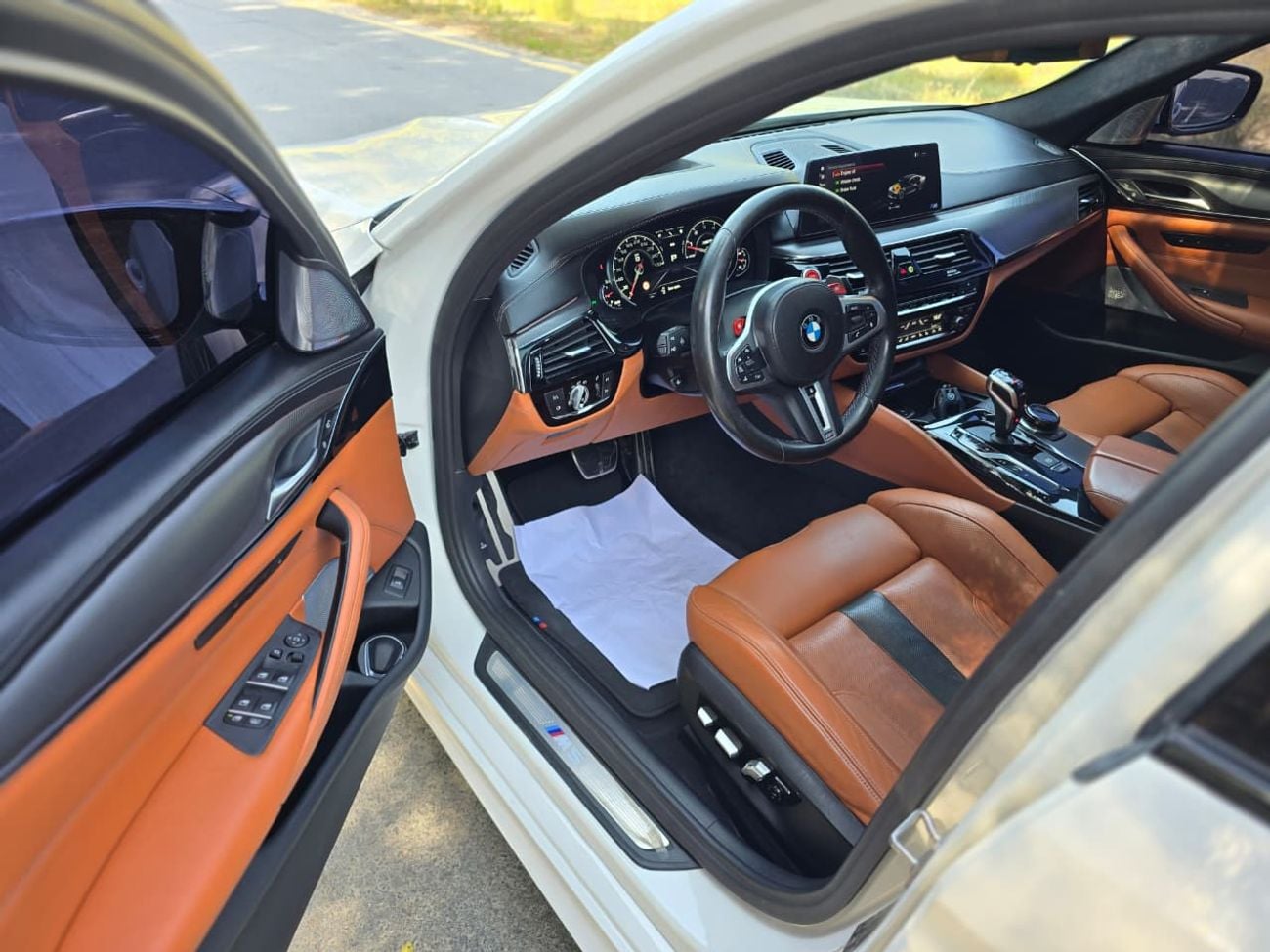 BMW M5 Std 4.4L BMW M5 2018 GCC // ORGINAL PAINT // PERFECT CONDITION // ACCIDENT FREE