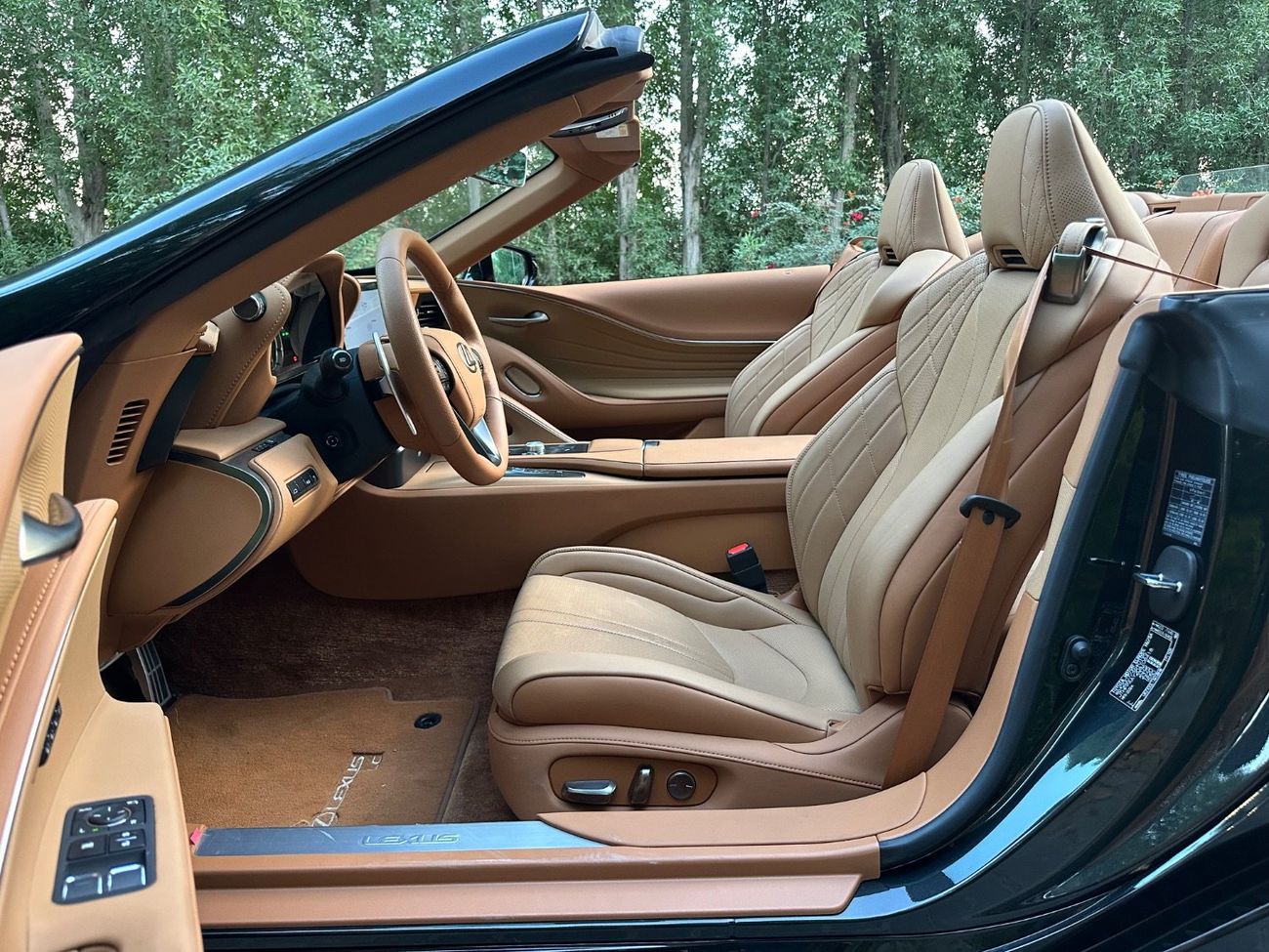 لكزس LC500 كابريوليه Titanium  5.0L