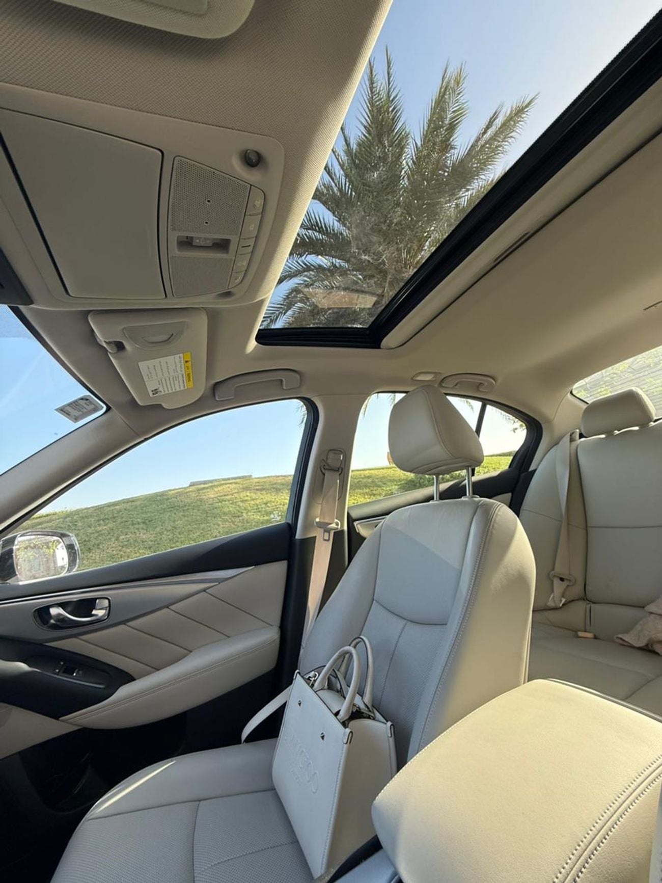 Infiniti Q50 LUXE