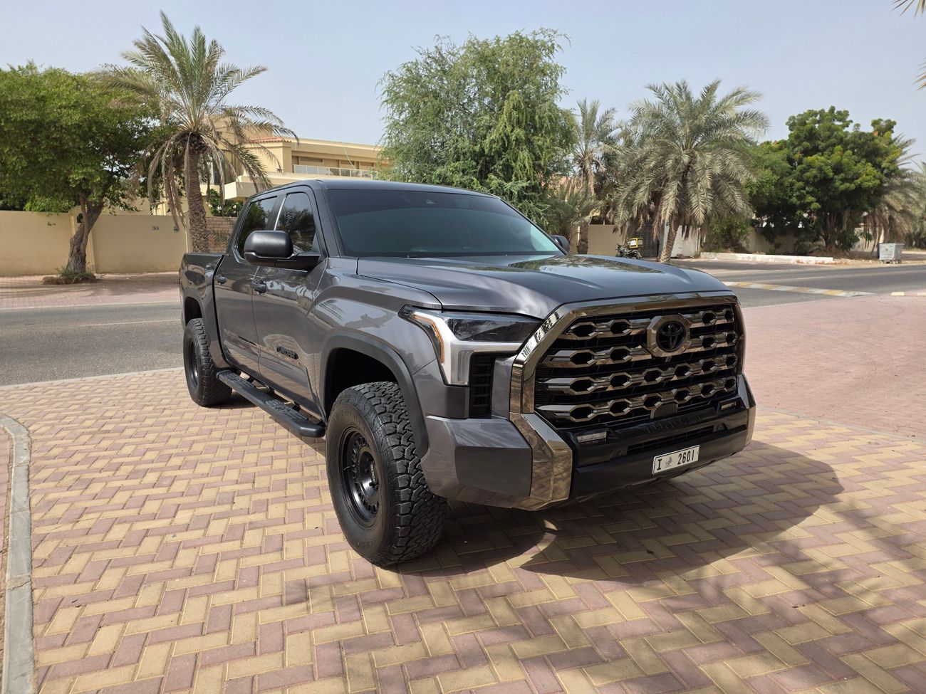 Toyota Tundra 2024 SR5 V6 twin turbo 389hp 4x4 LOW MILEAGE In perfect condition