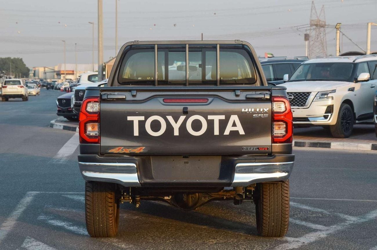 تويوتا هيلوكس SR5 2.4L 4WD DIESEL PICKUP 2026