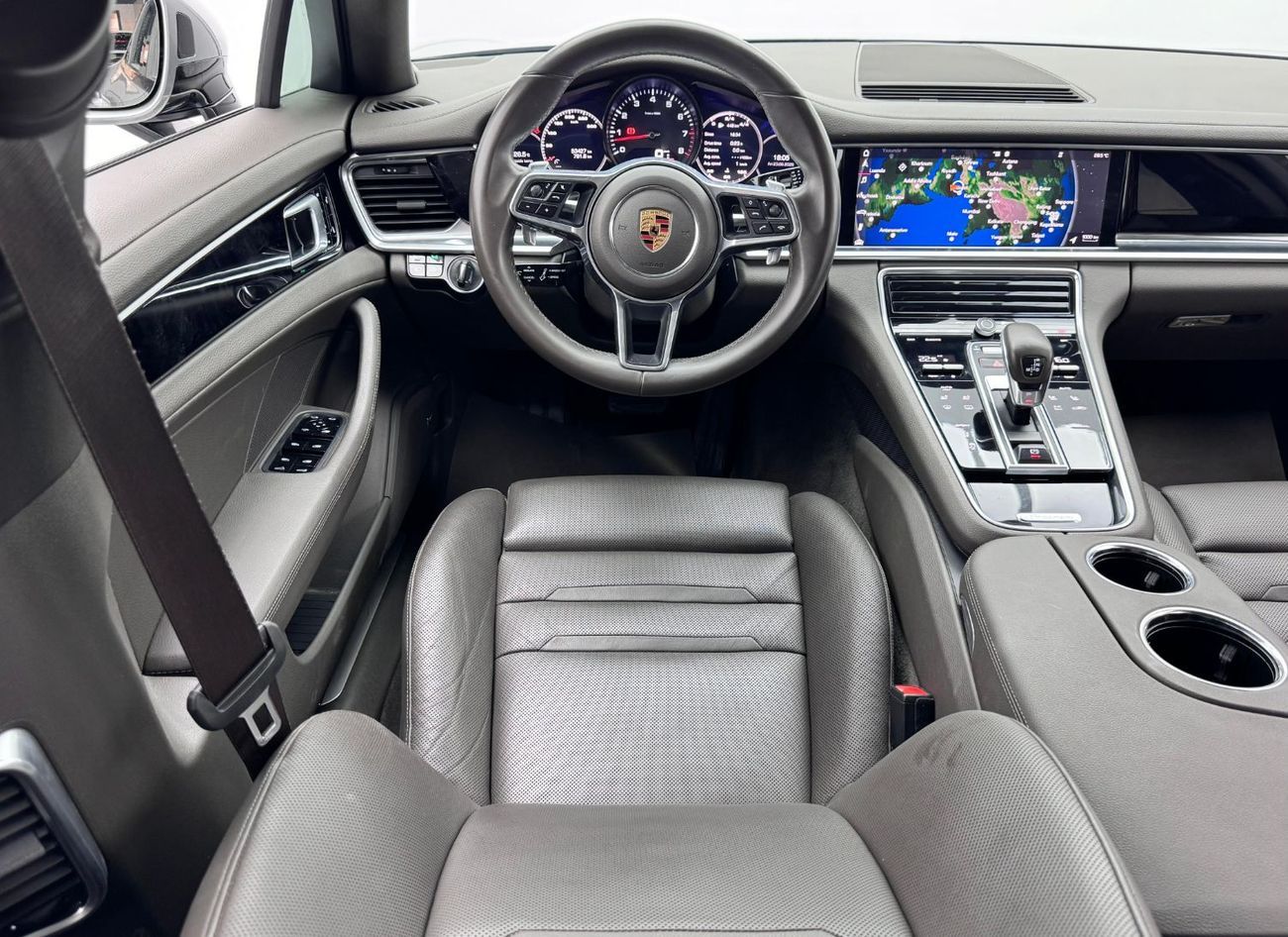 بورش باناميرا Std 3.0L (325 HP) 2018 Porsche Panamera 4,  Service History, Warranty, Low Km, Excellent Condition