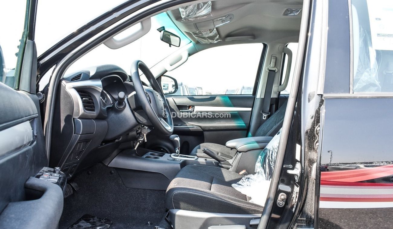 تويوتا هيلوكس SR5 2.7L