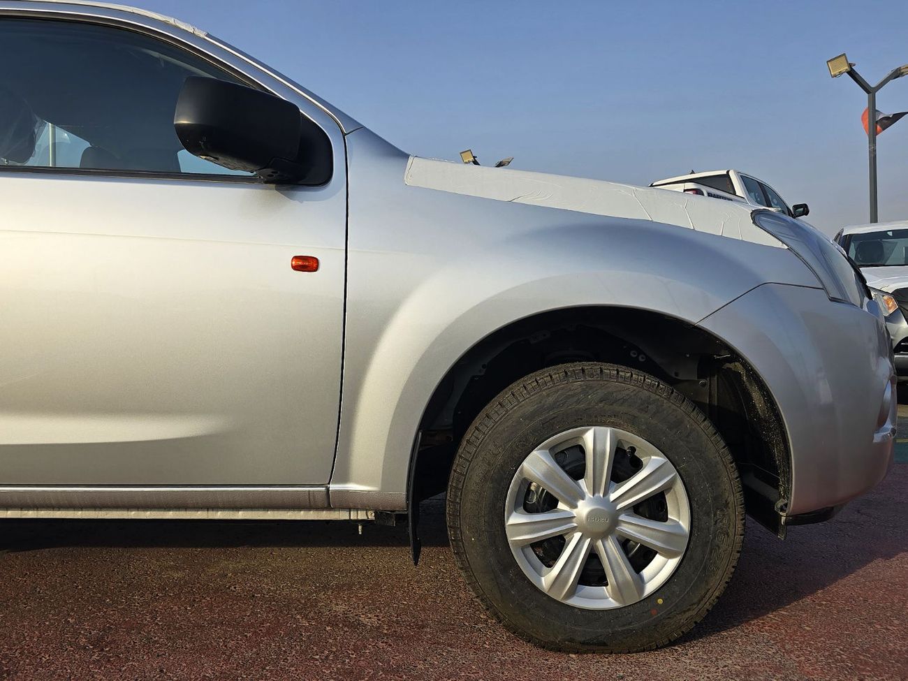 Isuzu D-MAX ISUZU DMAX S.C STD 1.9L DieselL M/T 2Doors White Color 2025 Model