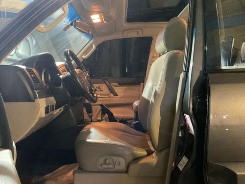 ميتسوبيشي باجيرو GLS Highline | شامل الضمان | 0 ﺪﻔﻋﺓ ﺃﻮﻟﻯ